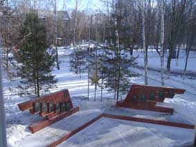 Мемориал памяти героям полка-Зима 2002 год